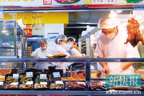 食品監(jiān)管新規(guī)落地 現(xiàn)場制售納入流通許可，熟食加工調(diào)整至工商部門監(jiān)管